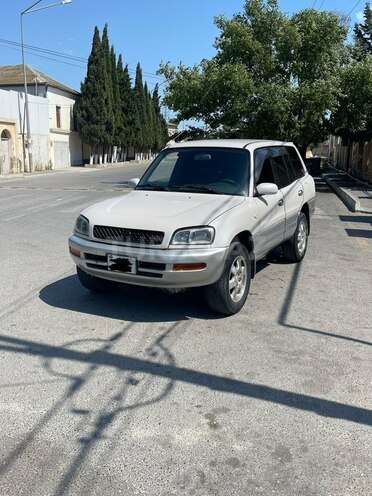 Toyota RAV4-1
