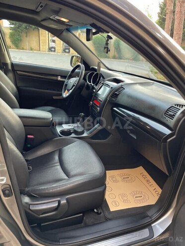 Kia Sorento-8