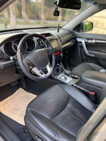 Kia Sorento-12