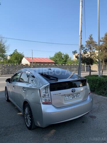 Toyota Prius-4