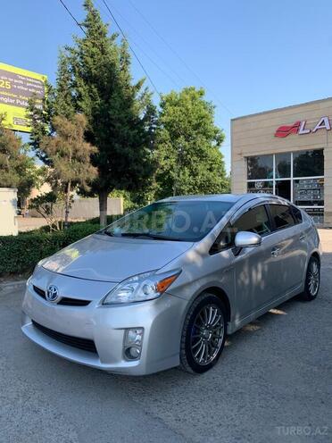 Toyota Prius-2