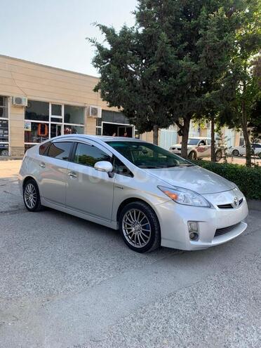 Toyota Prius-3