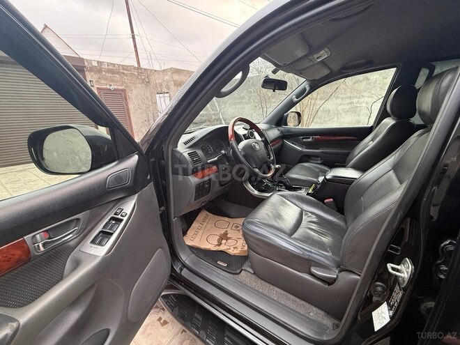 Toyota Land Cruiser Prado-12