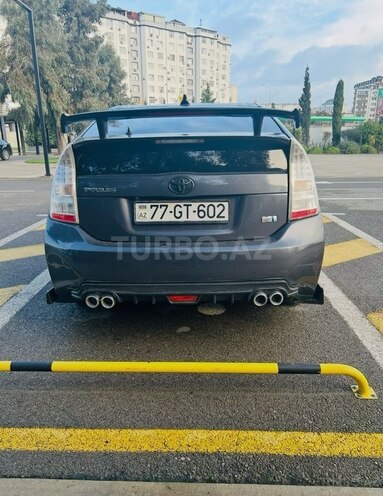 Toyota Prius-4