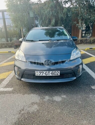 Toyota Prius-2