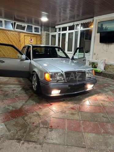Mercedes 220 E-4
