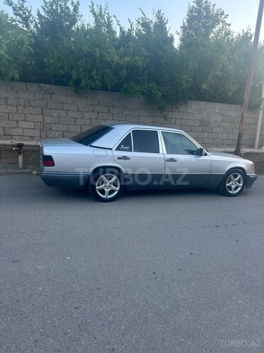 Mercedes 220 E-7