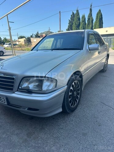 Mercedes C 200-2