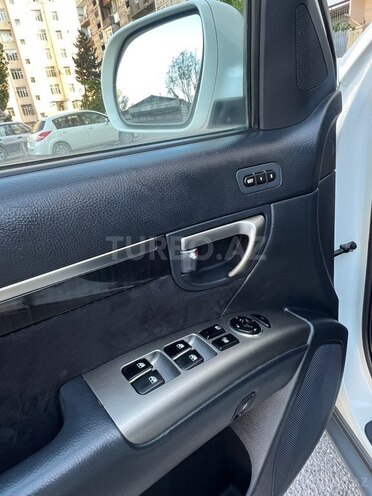 Hyundai Santa Fe-13