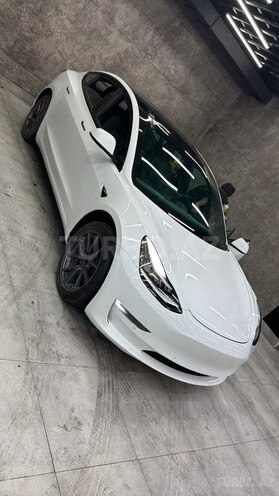 Tesla Model 3-8