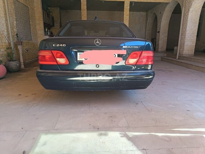 Mercedes E 240-2