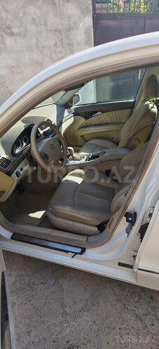 Mercedes E 240-3