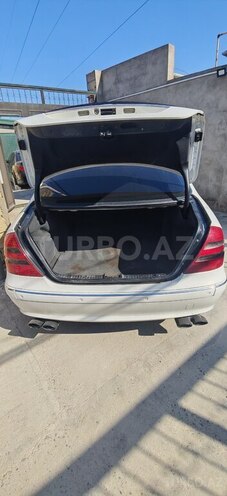 Mercedes E 240-7