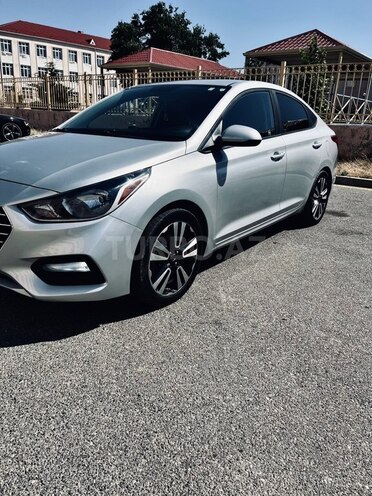 Hyundai Accent-7