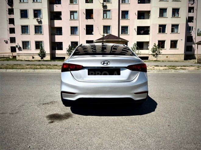 Hyundai Accent-6