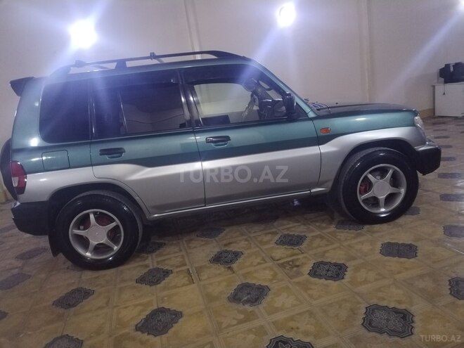 Mitsubishi Pajero io-14