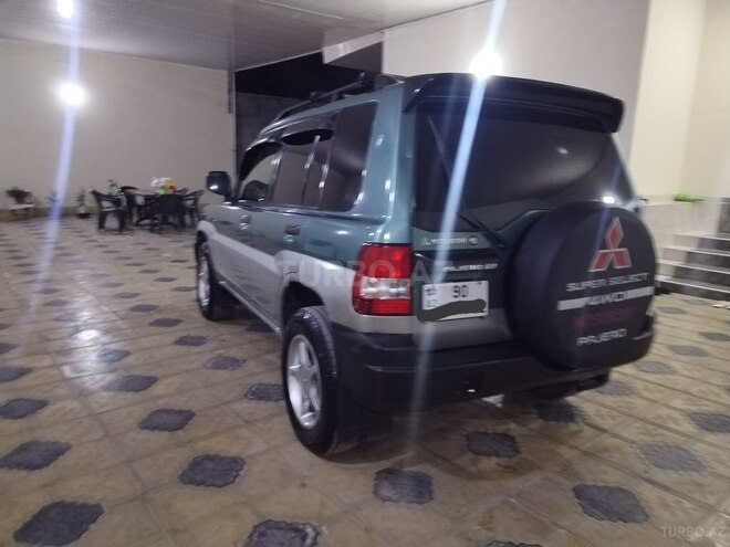Mitsubishi Pajero io-11