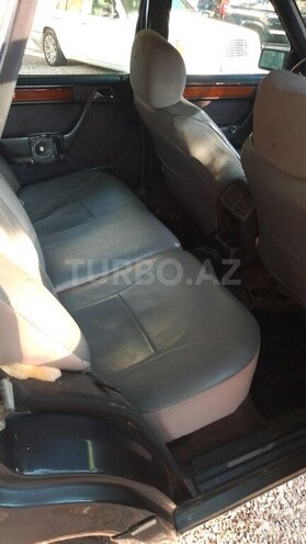 Mercedes E 250-10