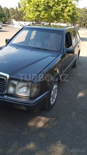 Mercedes E 250-7