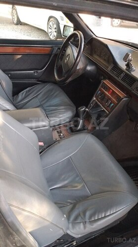 Mercedes E 250-13