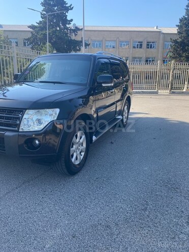 Mitsubishi Pajero-3