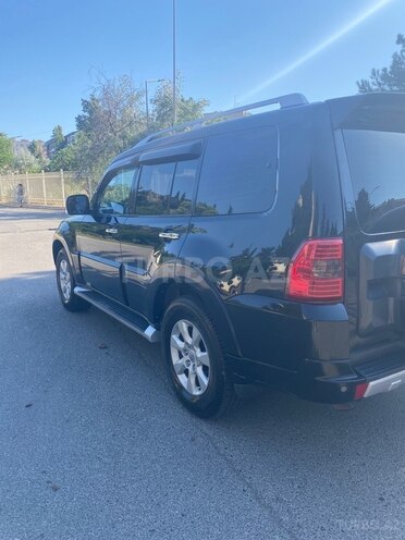 Mitsubishi Pajero-5