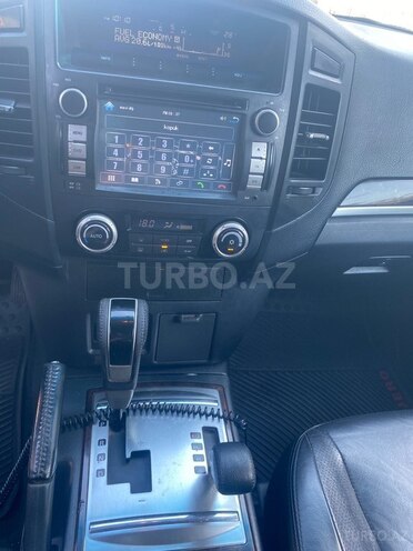 Mitsubishi Pajero-15