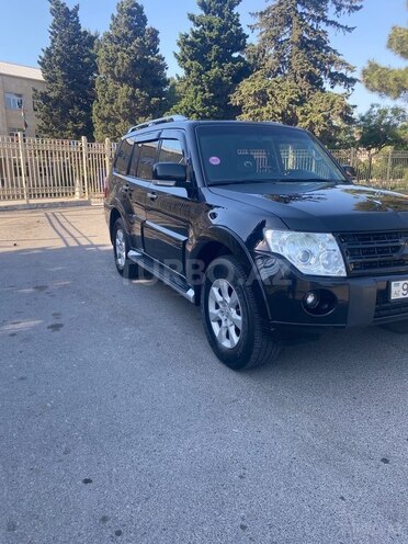 Mitsubishi Pajero-4