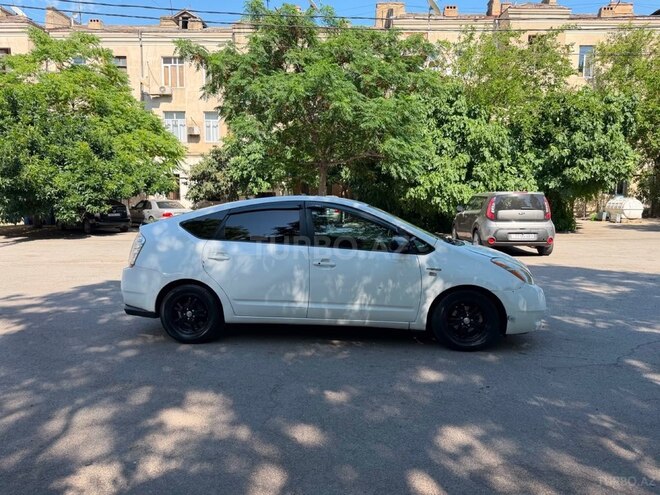 Toyota Prius-3