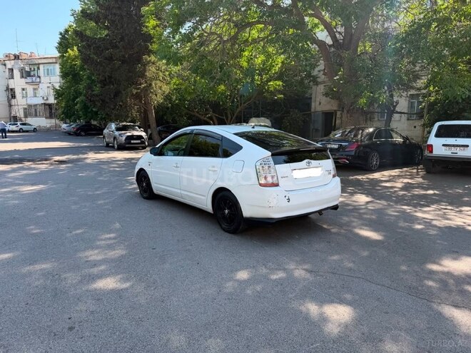 Toyota Prius-5
