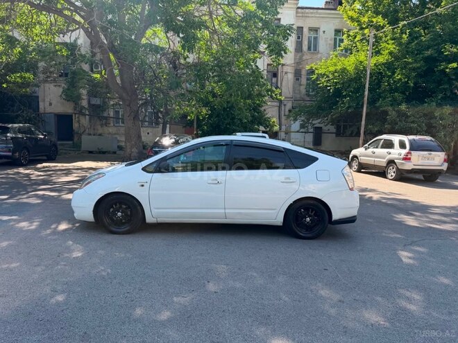 Toyota Prius-4