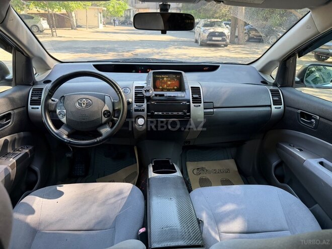 Toyota Prius-8