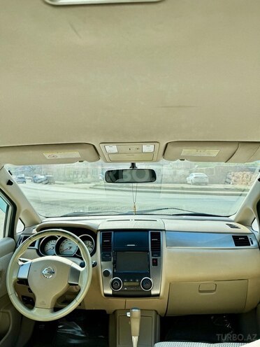 Nissan Tiida-8