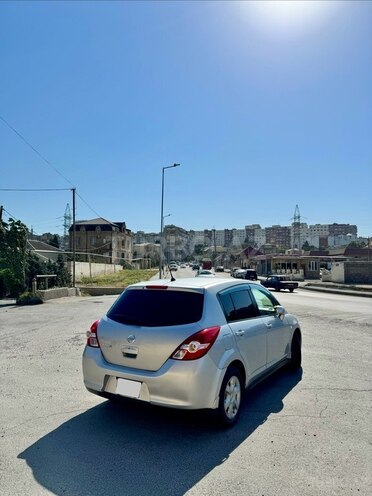 Nissan Tiida-5
