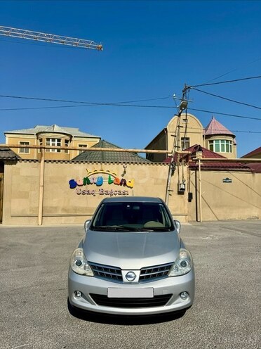 Nissan Tiida-1