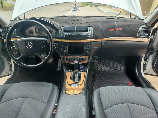 Mercedes E 220-3