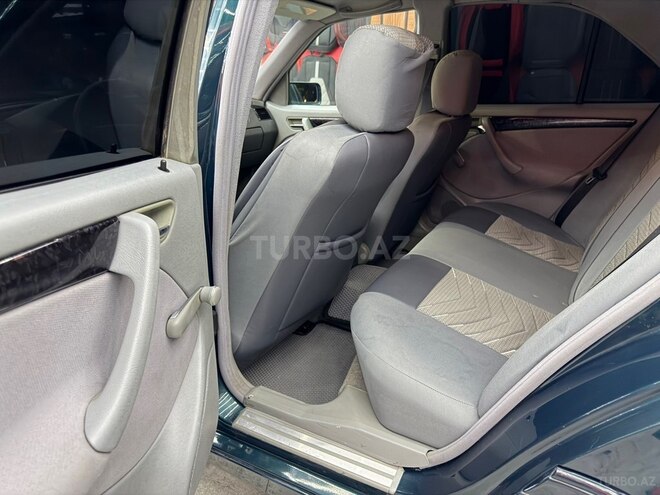 Mercedes C 200-11