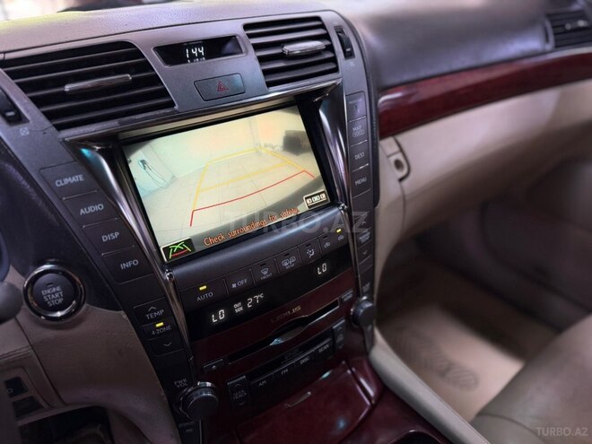 Lexus LS 460-9