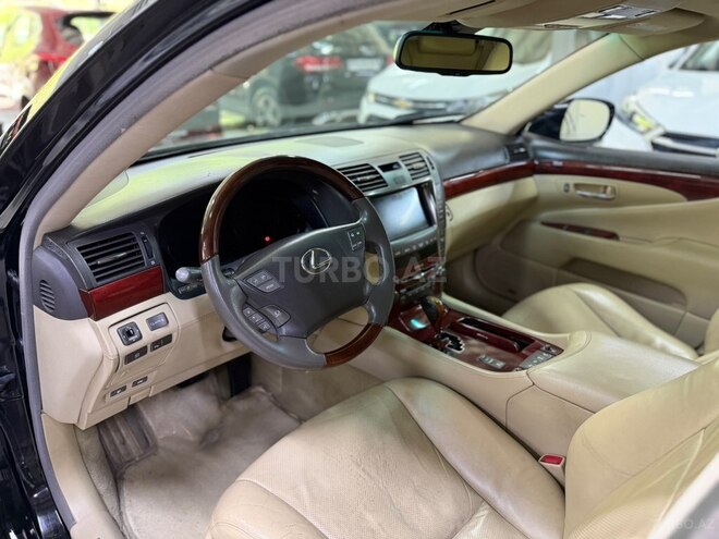 Lexus LS 460-8