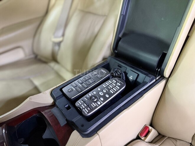 Lexus LS 460-13