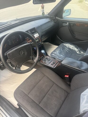 Mercedes C 240-12
