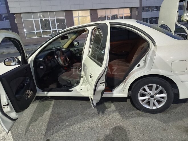Nissan Sunny-4