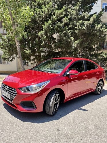Hyundai Accent-1