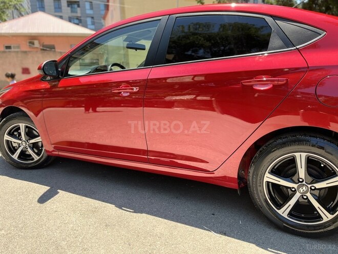 Hyundai Accent-6