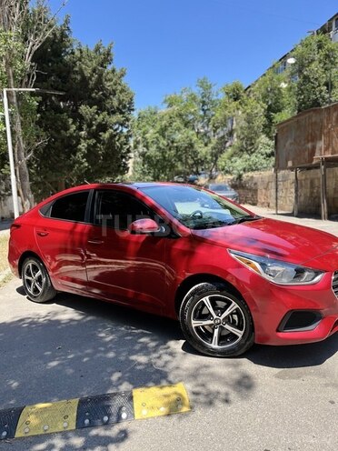 Hyundai Accent-5