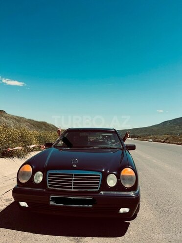 Mercedes E 230-2