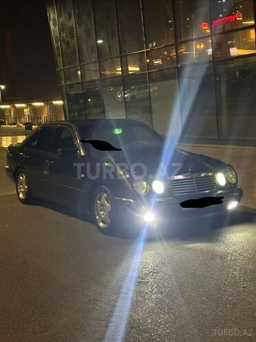 Mercedes E 230-8