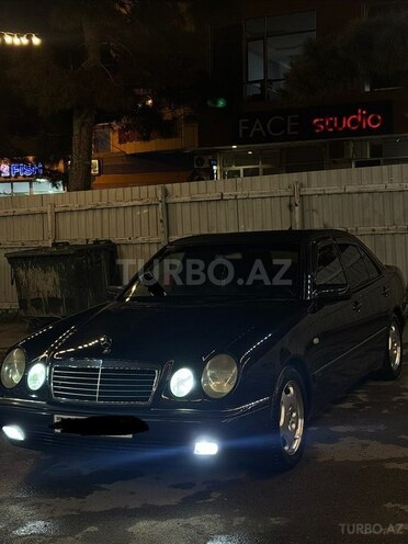 Mercedes E 230-10