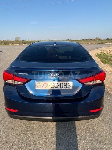 Hyundai Elantra-4