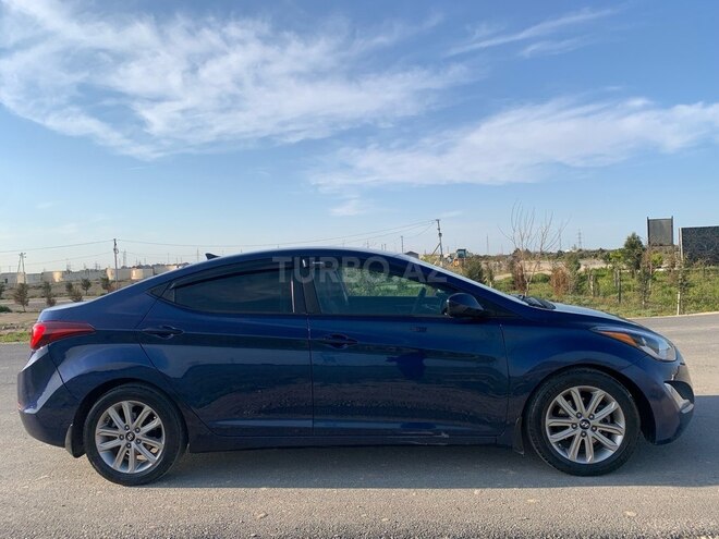 Hyundai Elantra-2